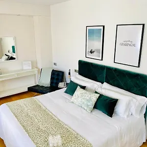 Carbonell Hotel Llança